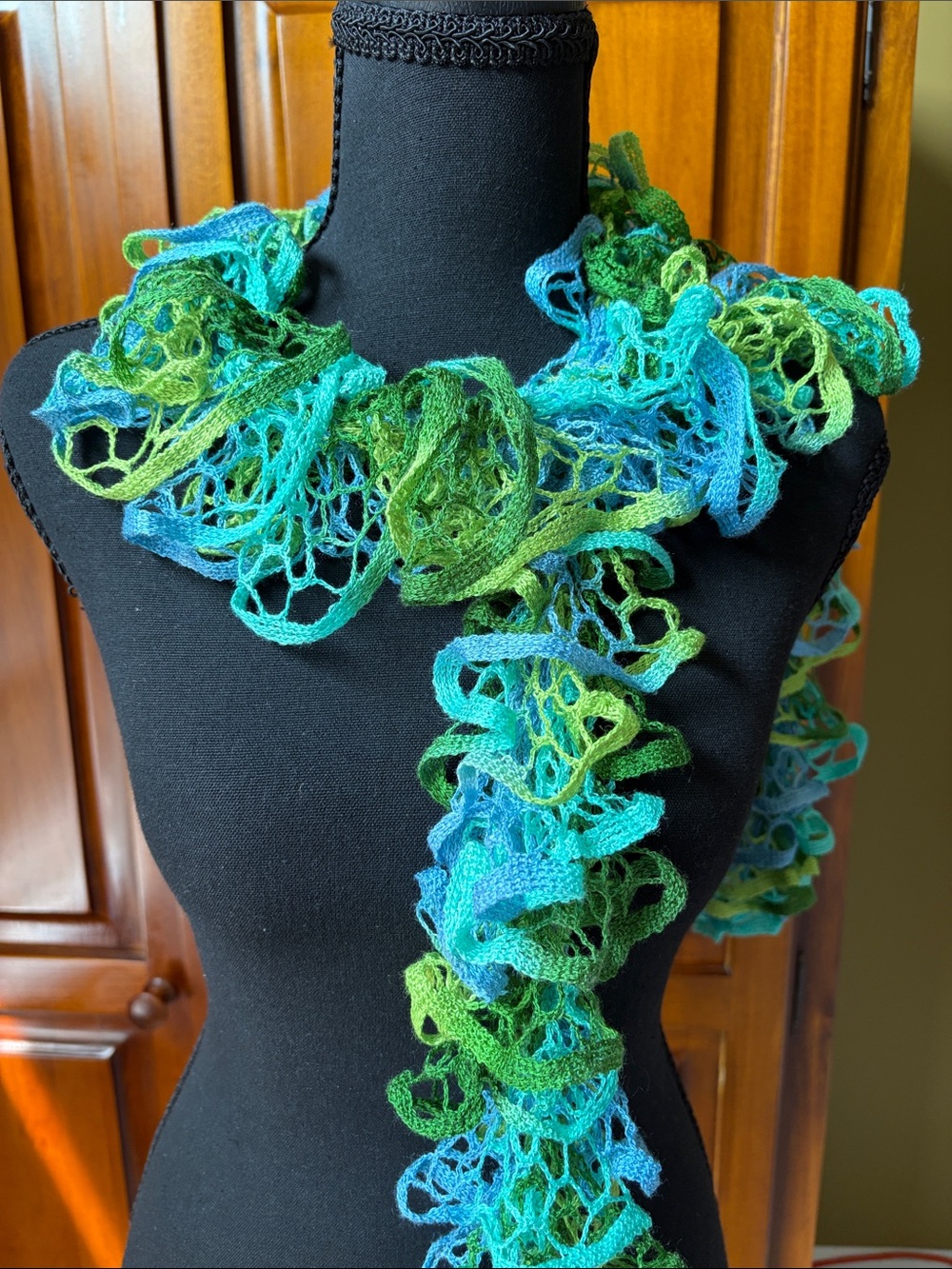 Blue Green Ruffle Scarf - Picture 2 of 4